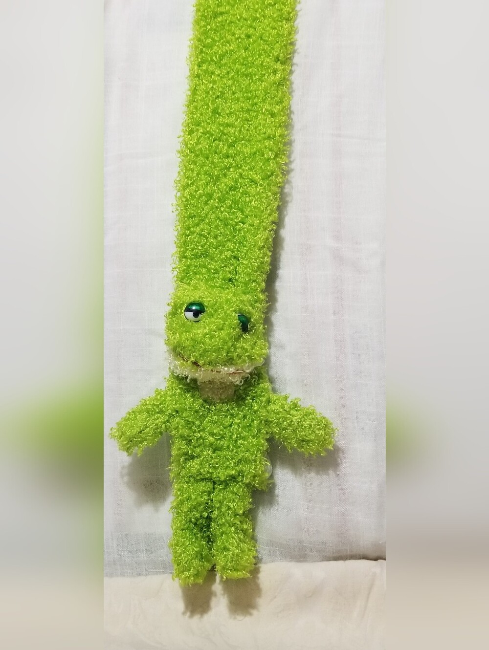 Women's OS Lime Green Plush-Like Frog Scarf Wrap With A Side Opening